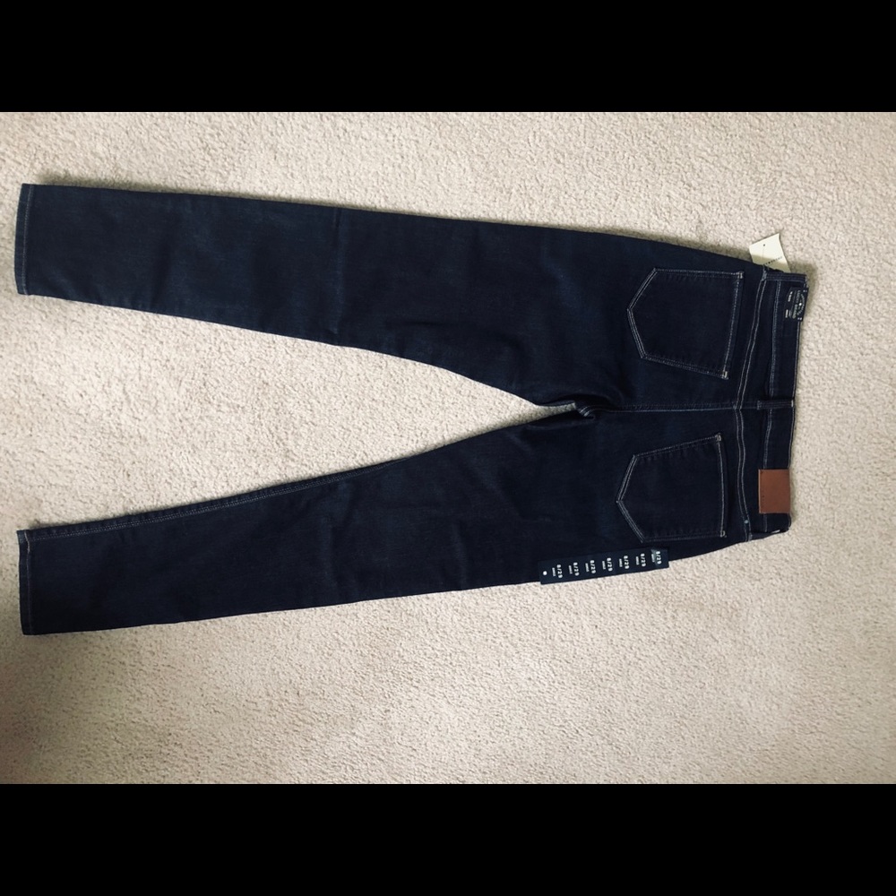 Dark rinse skinny jeans